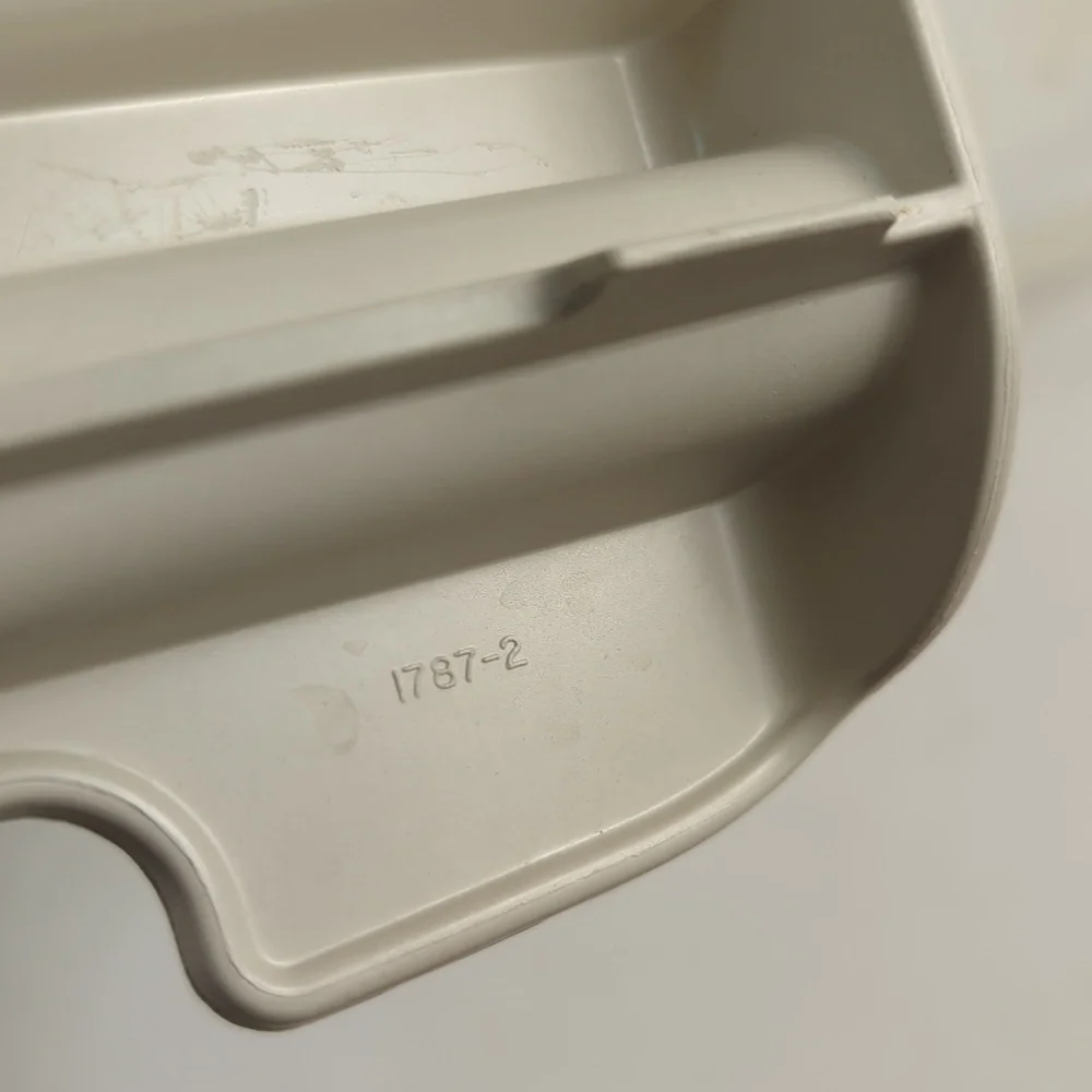 Tupperware: Ultra 21 Ovenware Pan w/Insert and seal 3.5 Qt #1742-2